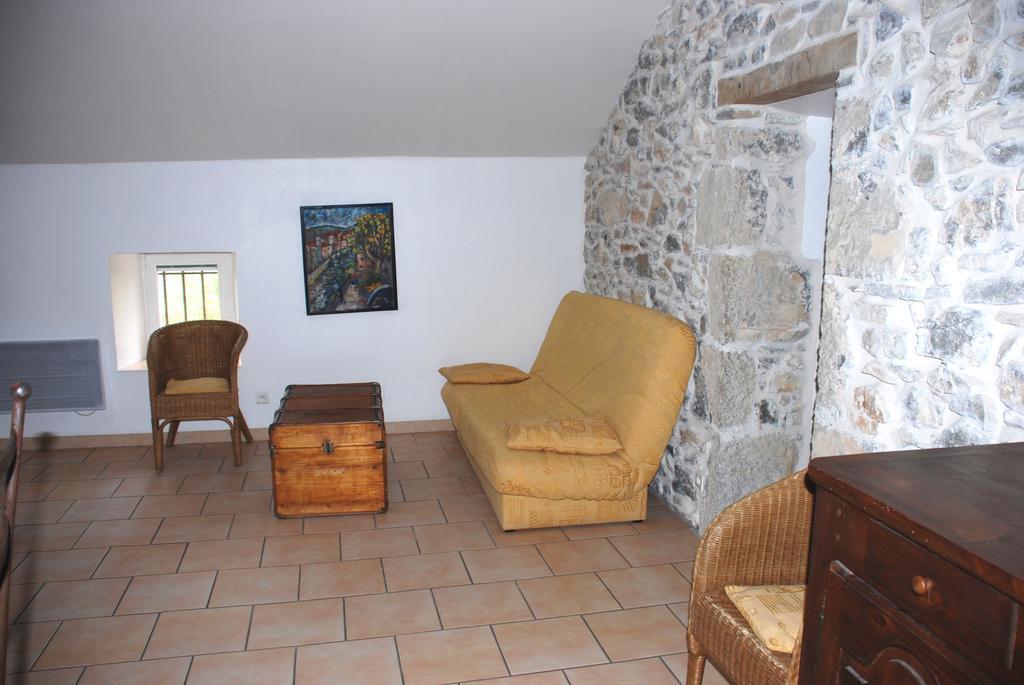 Les Jardins Du Mas Evesque Bed & Breakfast Rousson  Oda fotoğraf