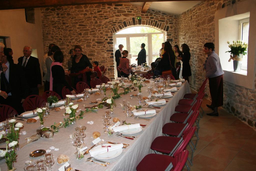 Les Jardins Du Mas Evesque Bed & Breakfast Rousson  Dış mekan fotoğraf