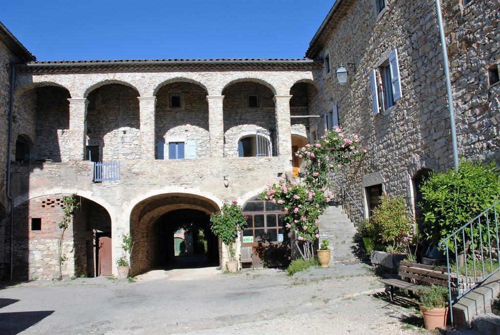 Les Jardins Du Mas Evesque Bed & Breakfast Rousson  Dış mekan fotoğraf