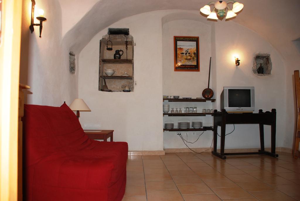 Les Jardins Du Mas Evesque Bed & Breakfast Rousson  Oda fotoğraf