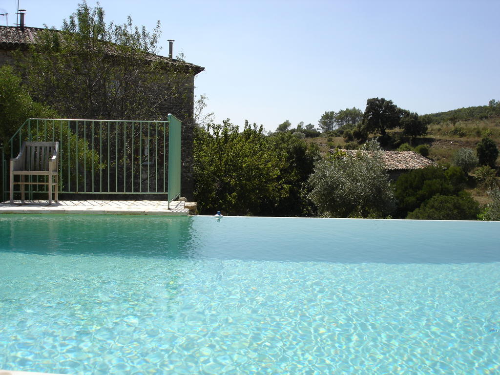 Les Jardins Du Mas Evesque Bed & Breakfast Rousson  Oda fotoğraf